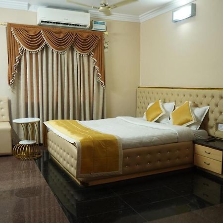 Sai Samrat Hotel Shirdi Ngoại thất bức ảnh