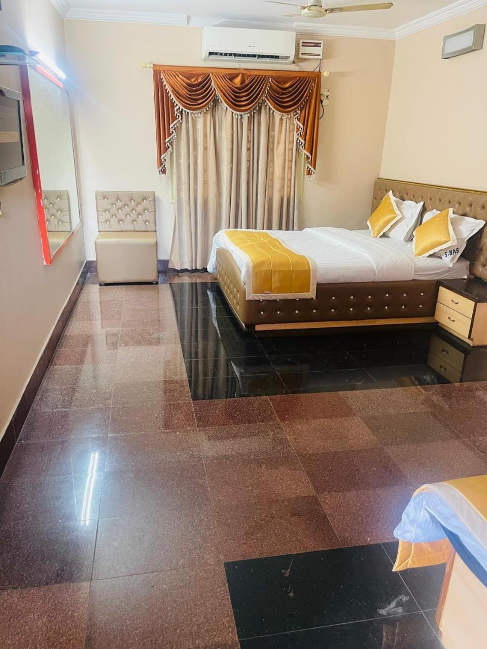 Sai Samrat Hotel Shirdi Ngoại thất bức ảnh